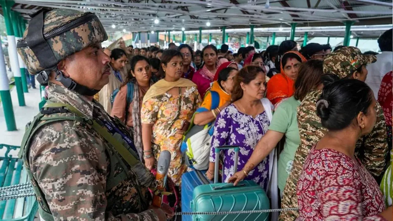 अमरनाथ यात्रा : जम्मू से 7,200 श्रद्धालुओं का नया जत्था रवाना, अब तक 50 हजार भक्तों ने किए बाबा बर्फानी के दर्शन