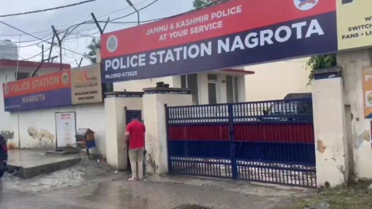 जम्मू में ‘ओवर ग्राउंड वर्कर’ गिरफ्तार, तीन पिस्तौल बरामद 