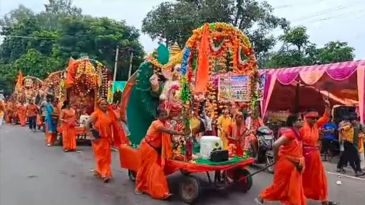 महिला कांवड़ियों के लिए खास इंतजामः 10 हजार से अधिक महिला पुलिसकर्मी तैनात, बनाई गई हेल्प डेस्क 