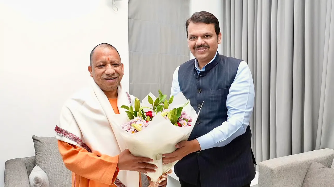 CM योगी आदित्यनाथ ने दी महाराष्ट्र के मुख्यमंत्री फडणवीस को जन्मदिन की बधाई, कहा- प्रगति, पारदर्शिता और सुशासन के पथ पर अग्रसर...