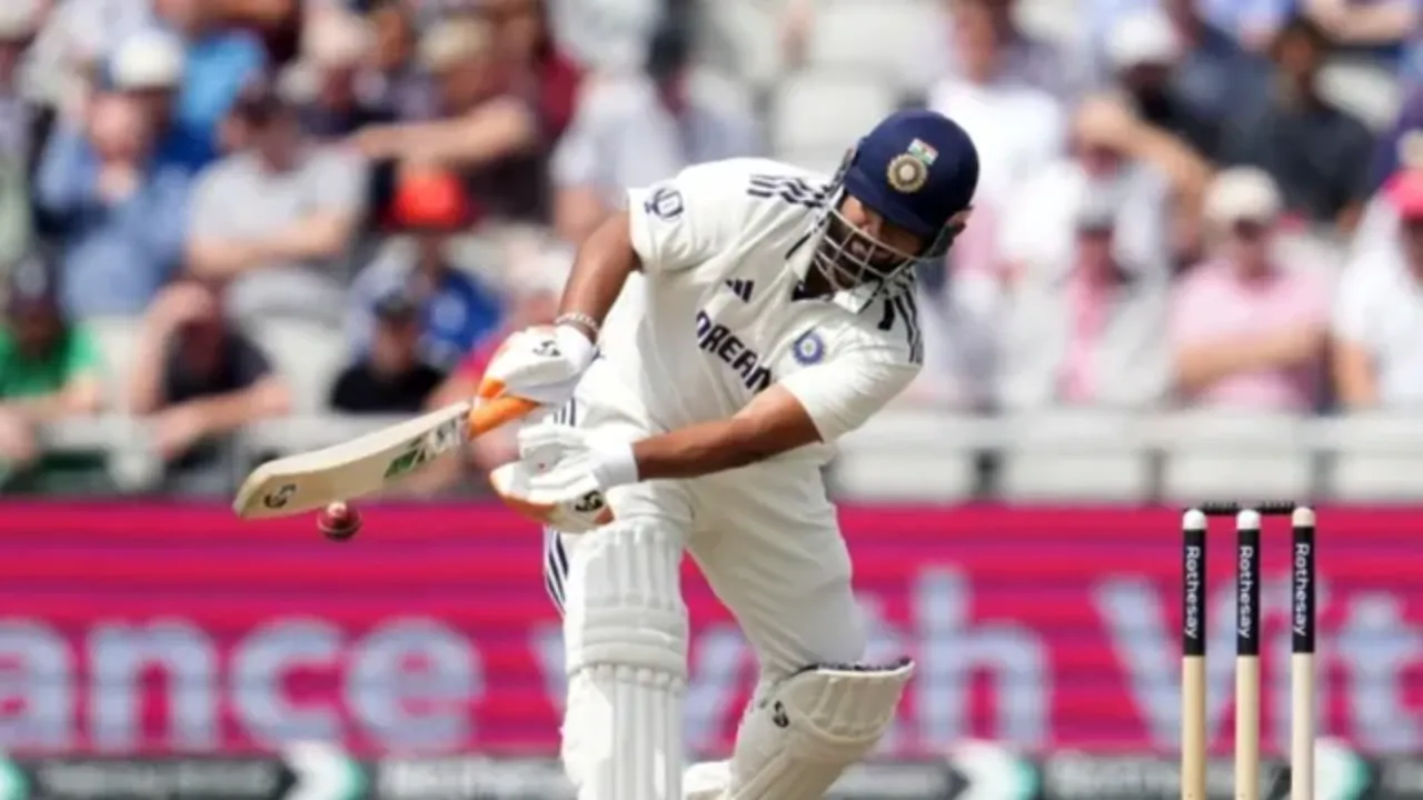 IND VS ENG: ऋषभ पंत ने लगाई छक्कों की लड़ी, टेस्ट सीरीज में की सहवाग की बराबरी 