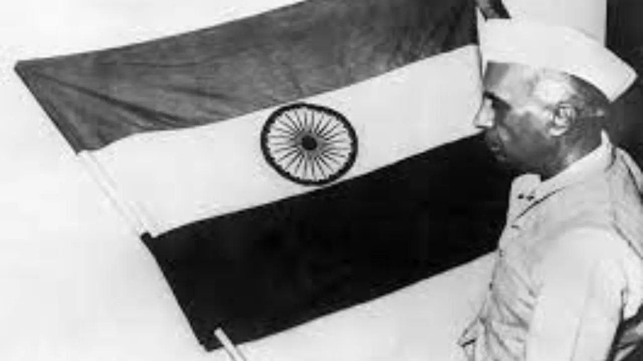 22 जुलाई : संविधान सभा ने तिरंगे को देश के राष्ट्रीय ध्वज के तौर पर किया गया अंगीकार 