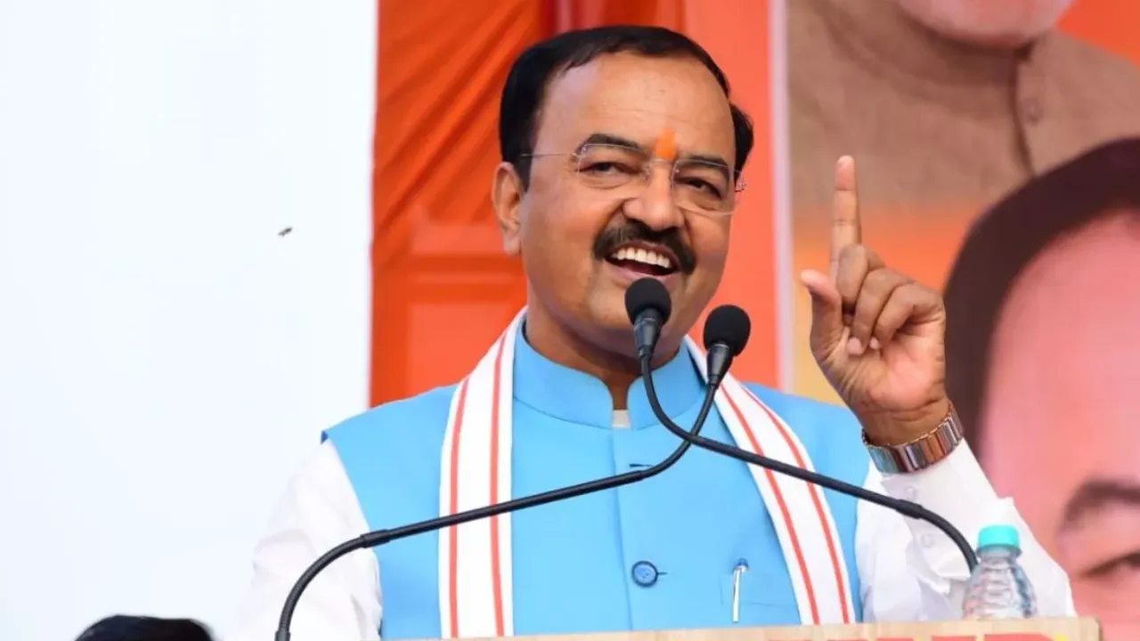 केशव प्रसाद मौर्य ने अखिलेश यादव पर कसा तंज, PDA को बताया ‘पारिवारिक विकास एजेंसी’