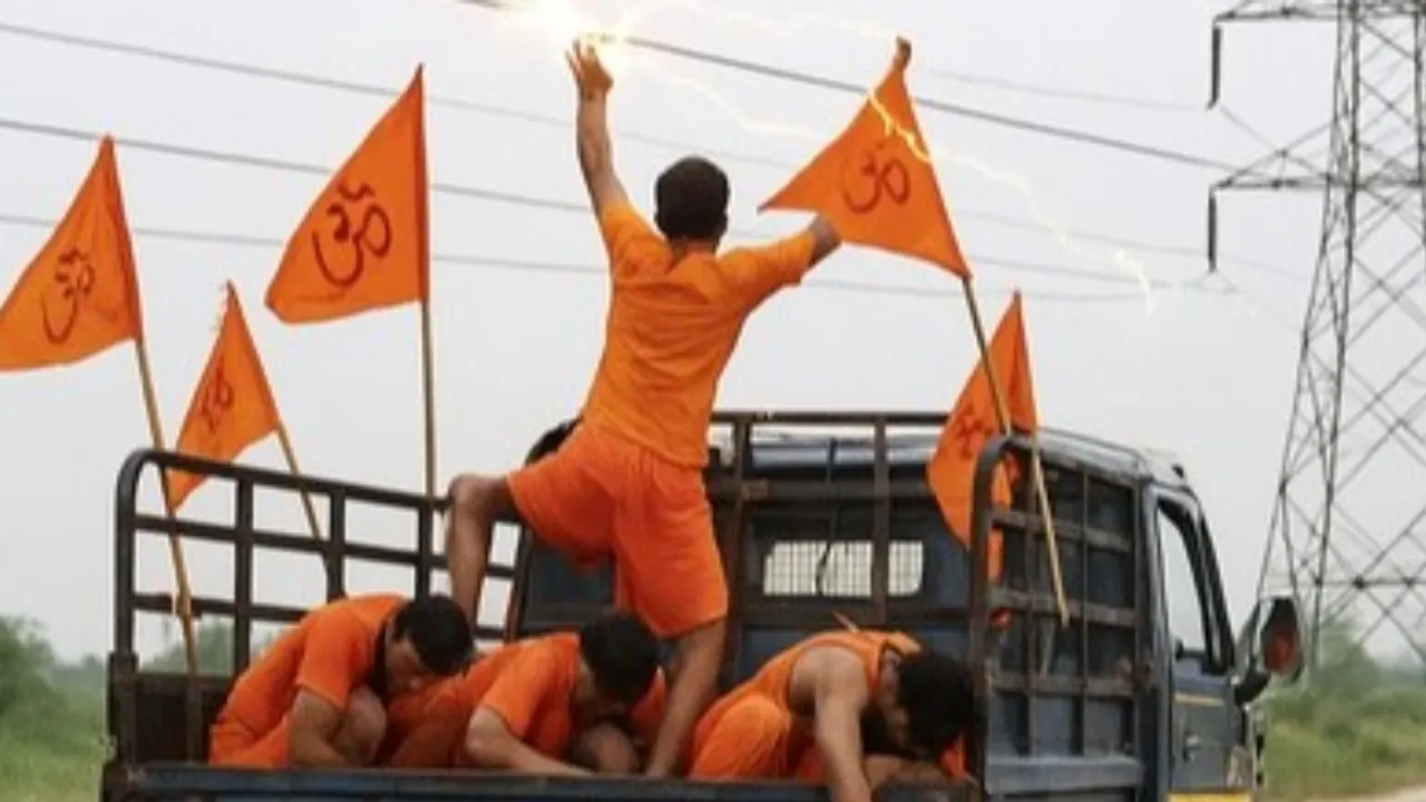 बिजली के तार की चपेट में आया कांवड़ियों से भरा ट्रक, दो की मौत, 30 घायल