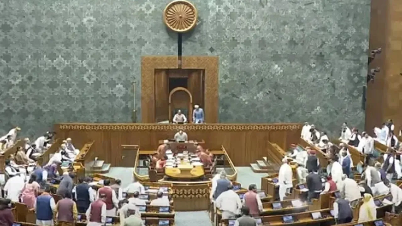 लगातार तीसरे दिन नहीं चली लोकसभा, कार्यवाही दिन भर के लिए स्थगित 