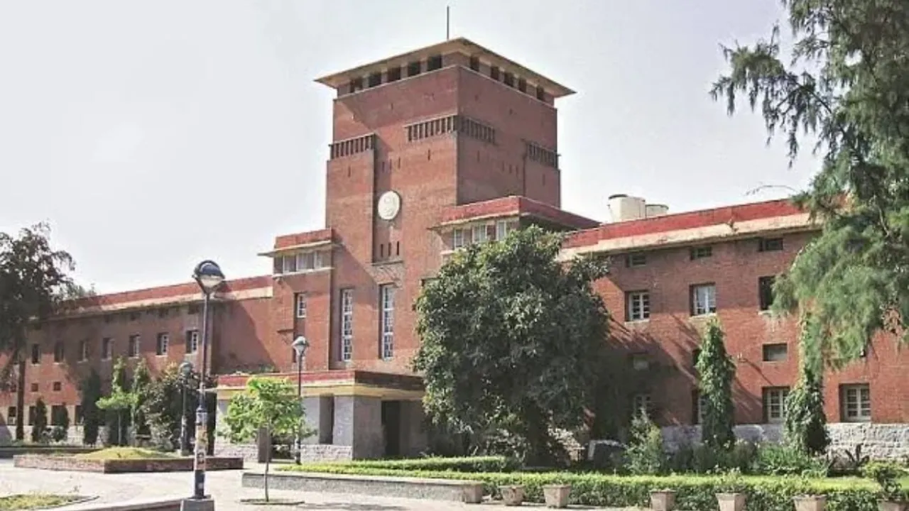 Delhi University Admission 2025-26: SRCC कॉलेज बना स्टूडेंट्स की पहली पसंद, इस कोर्स में हुए सबसे ज्यादा एडमिशन