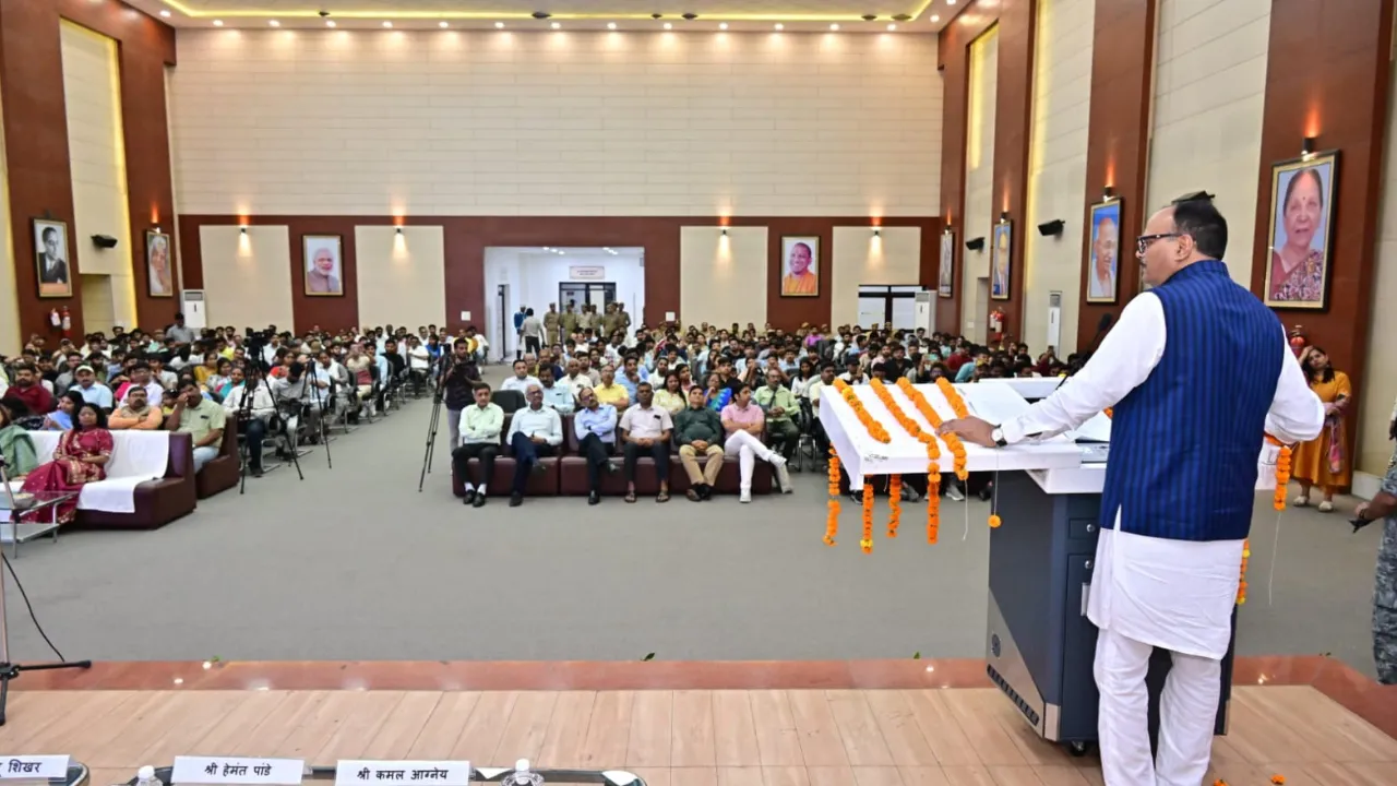 विश्व में हिंदी अब आत्मविश्वास की भाषा बन चुकी है, एकेटीयू के 25 साल पूरे होने पर बोले ब्रजेश पाठक