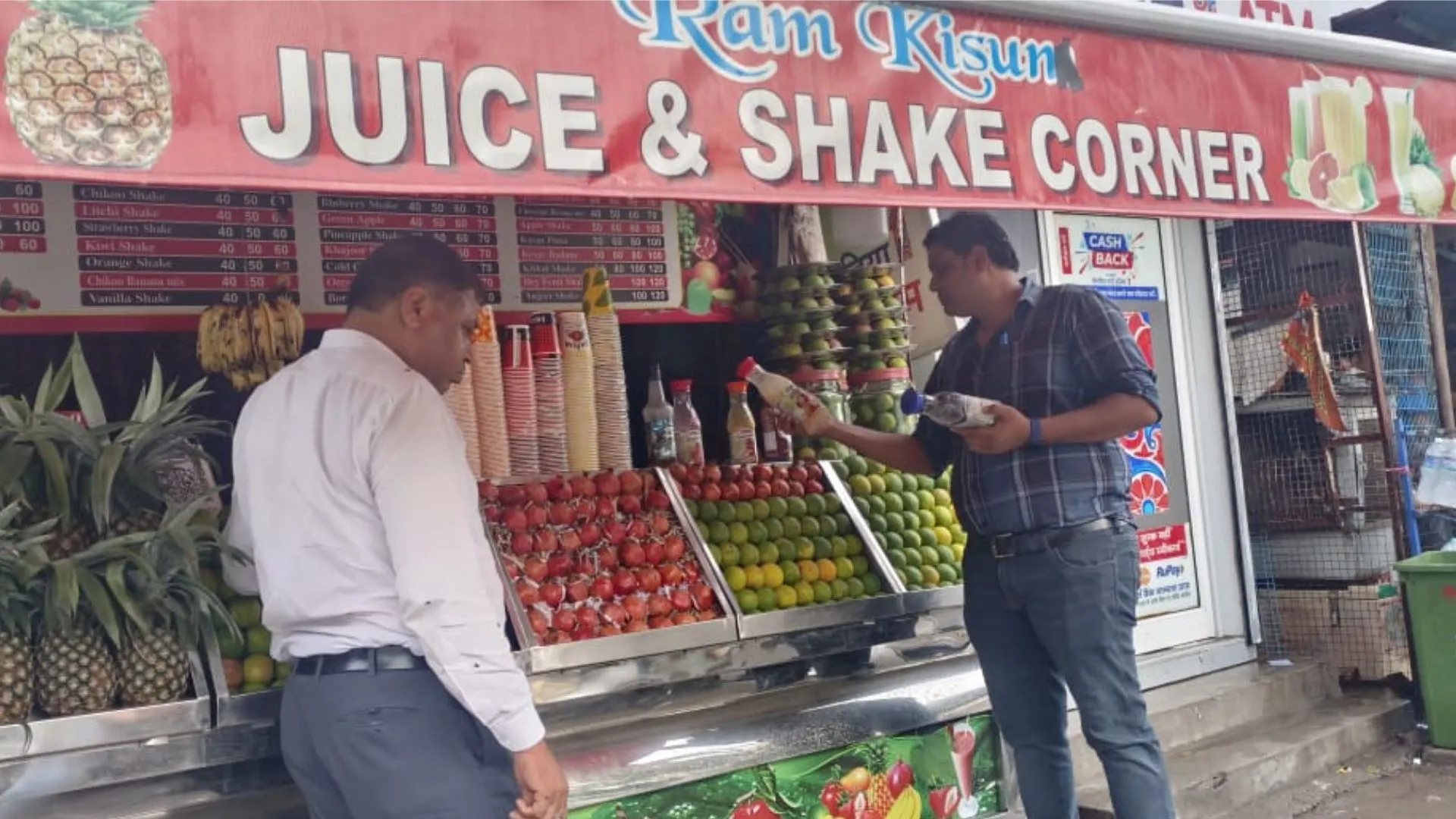 लखनऊ-अयोध्या मार्ग पर कांवड़ यात्रा को लेकर खाद्य विभाग का अभियान, जारी किया नोटिस 