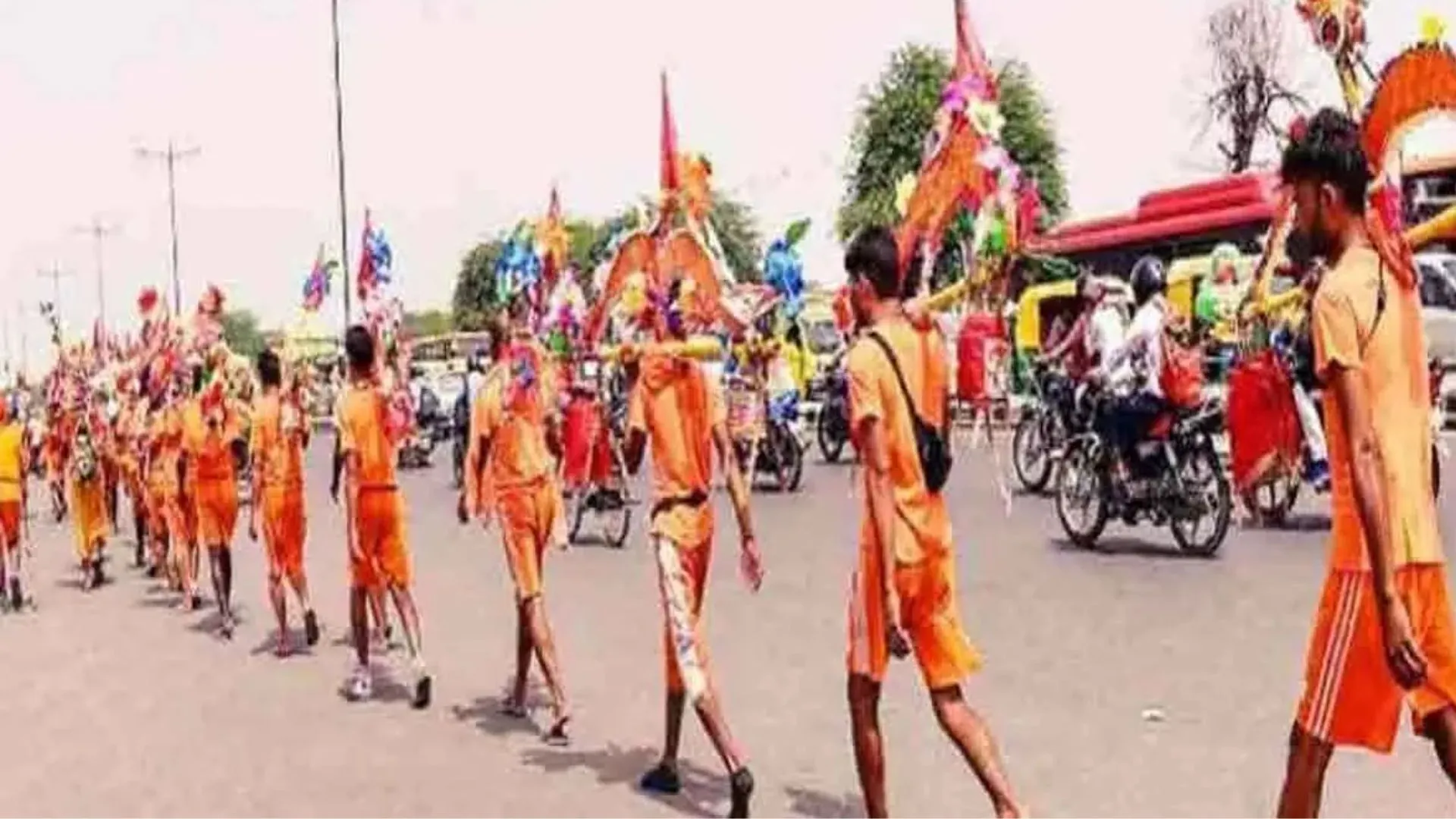 कावंड़ यात्रा: 3 व्हाट्सएप ग्रुप से मानीटरिंग, प्रत्येक शिवालय पर खुलेगा एक थाना, घाटों पर बनेंगे होल्डिंग एरिया
