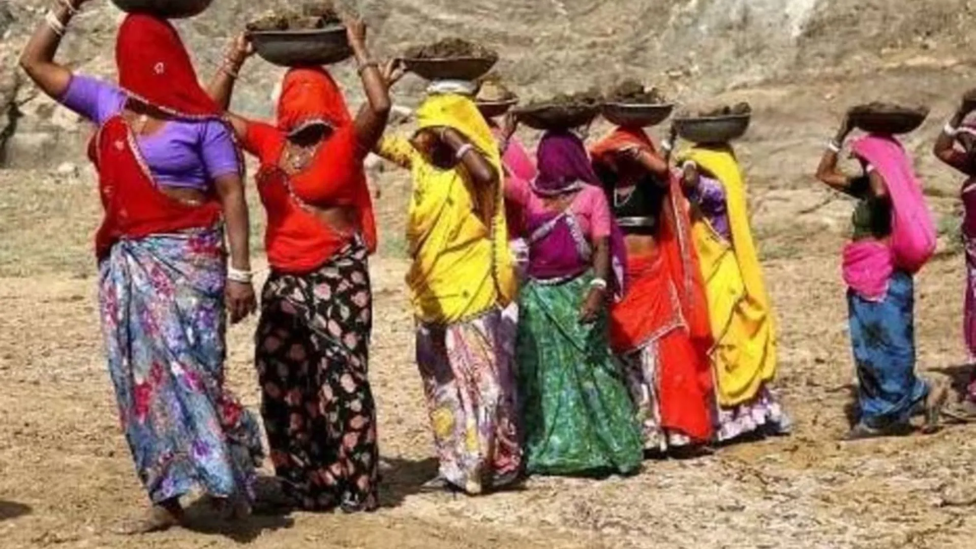 मनरेगा में महिलाओं के नाम पर फर्जीवाड़ा, बिना फोटो अपलोड के जारी हो रहा पैसा, CDO ने दिए जांच के आदेश