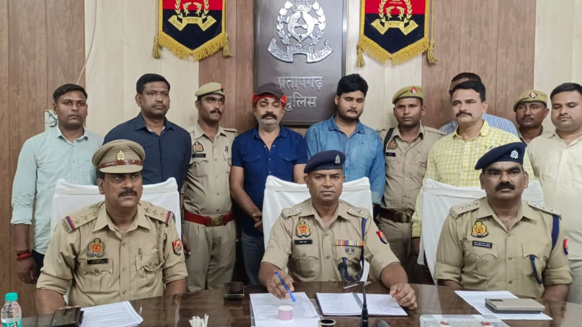 पट्टी गोली कांड : मुख्य आरोपी ब्लॉक प्रमुख समेत दो लखनऊ से गिरफ्तार, आरोपियों पर लगेगा गैंगस्टर, संपत्ति होगी जब्त