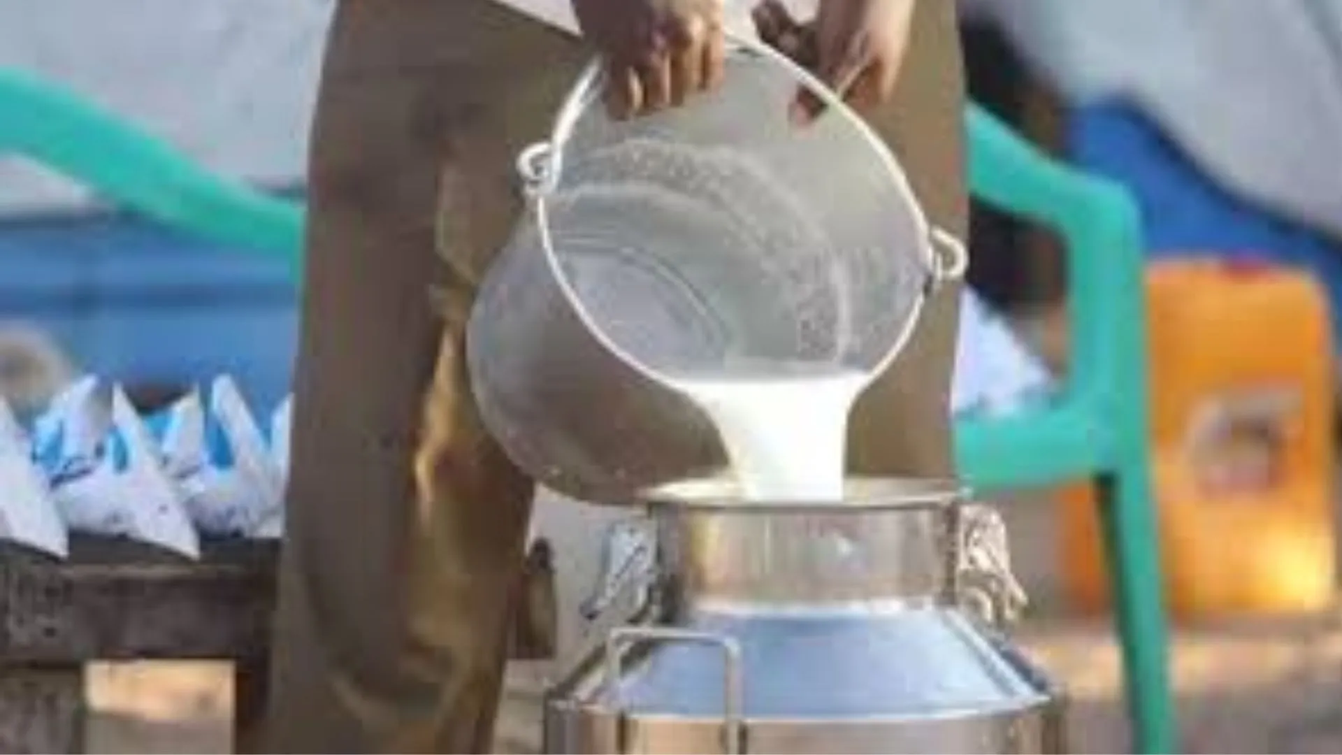 दुग्ध उपार्जन में प्रतिदिन 3.57 LKGPD के साथ 40 % की वृद्धि, मंत्री धर्मपाल सिंह ने की समीक्षा