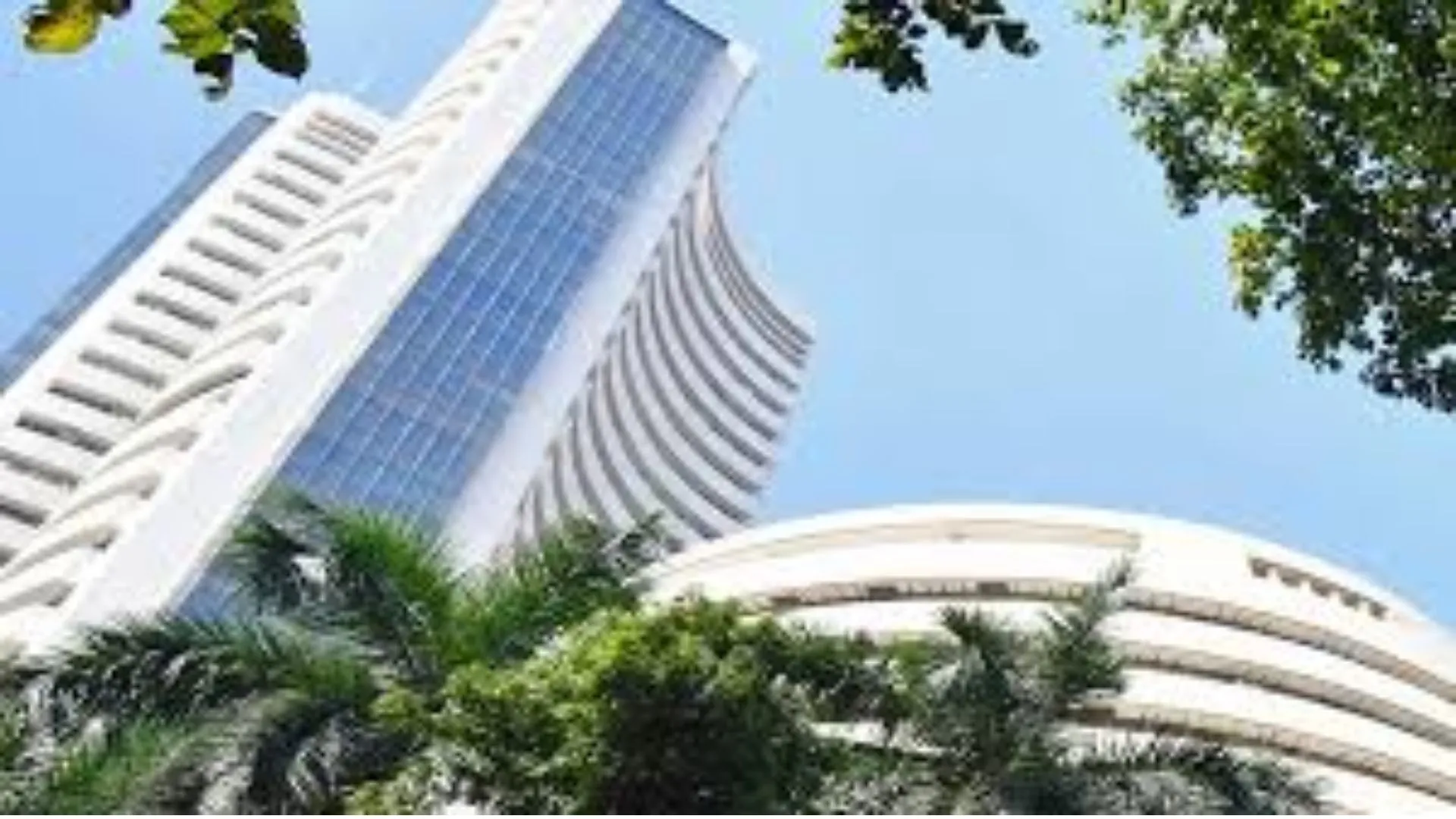 Stock Market: रिलायंस, HDFC बैंक में लिवाली से शेयर बाजार में तेजी, सेंसेक्स 91 अंक चढ़ा, सकारात्मक रुख के चलते रुपया बढ़कर बंद