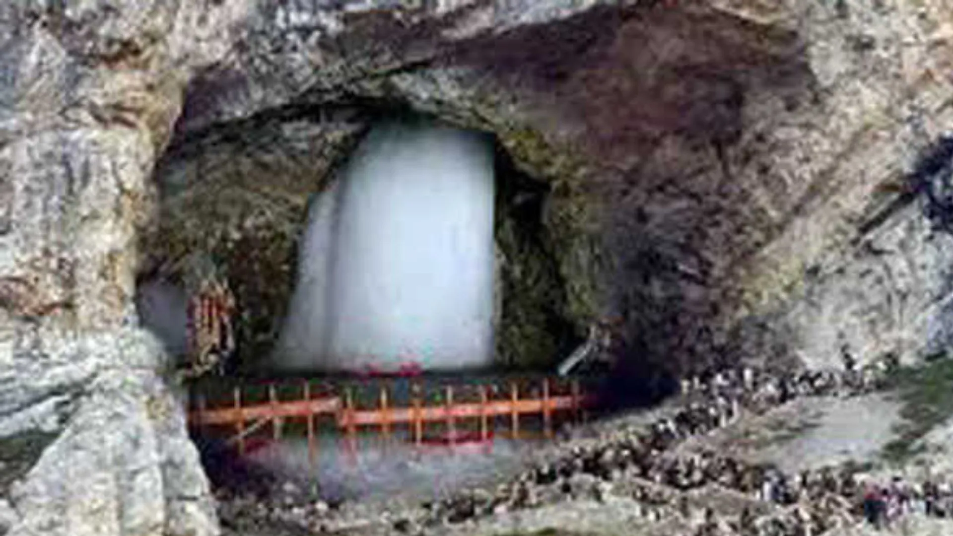 Amarnath Yatra 2025: कड़ी सुरक्षा व्यवस्था के बीच 3,700 तीर्थयात्रियों का जत्था रवाना, अब तक 3 लाख तीर्थयात्री कर चुके बाबा बर्फानी के दर्शन 