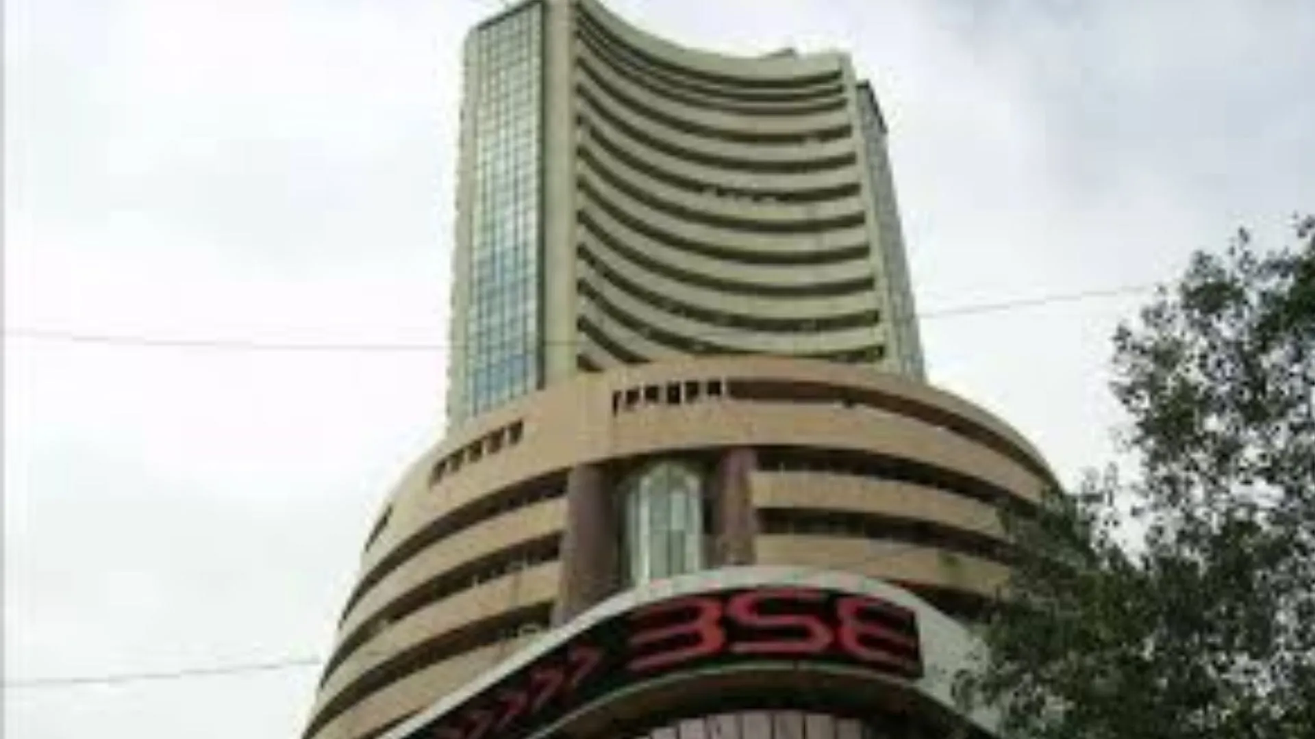 Asian Markets में मजबूत रुख से कारोबार में बाजार को समर्थन, सेंसेक्स-निफ्टी में तेजी, इन स्टॉक्स को हुआ लाभ 