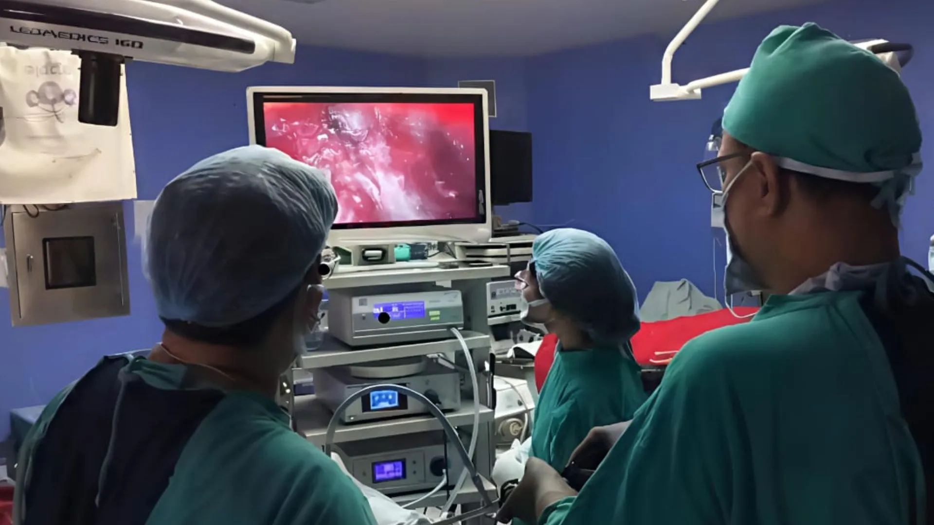 SRN में बिना चीरे की हुई थायरॉयड सर्जरी: मिर्जापुर निवासी महिला को मिली राहत, पूर्वांचल में पहली बार टोयटो तकनीक से सफल ऑपरेशन