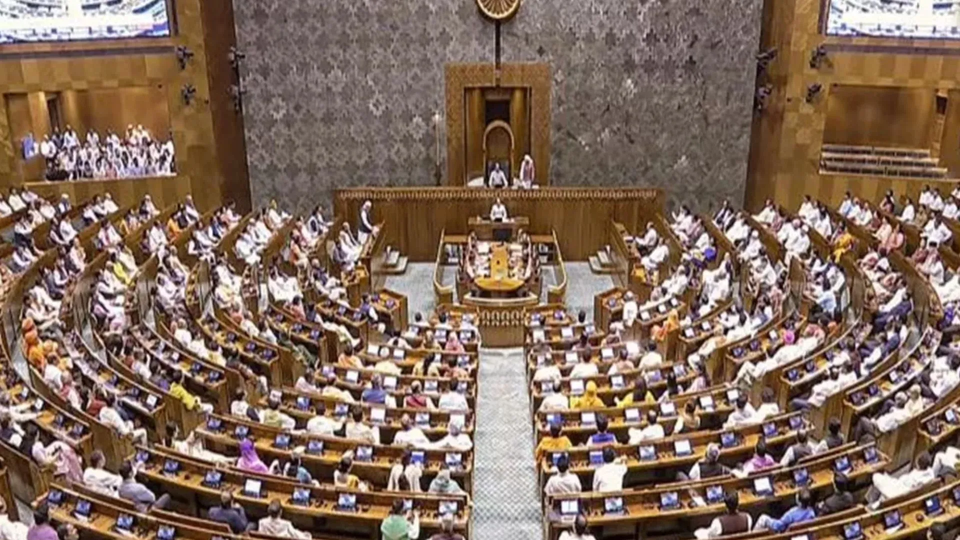 लोकसभा में उप्र का परिषदीय विद्यालयों को बंद करने के मामले पर चर्चा, सपा नेता ने उठाया मुद्दा, सरकार के आदेश को बताया गरीब विरोधी