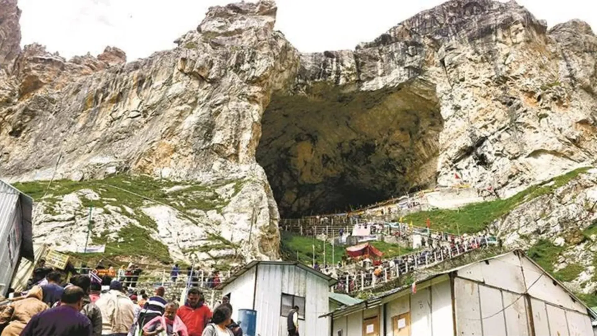 Amarnath Yatra 2025: अमरनाथ के शेषनाग आधार शिविर में अचेत हुए उत्तर प्रदेश के तीर्थयात्री, चिकित्सकों ने किया मृत घोषित 