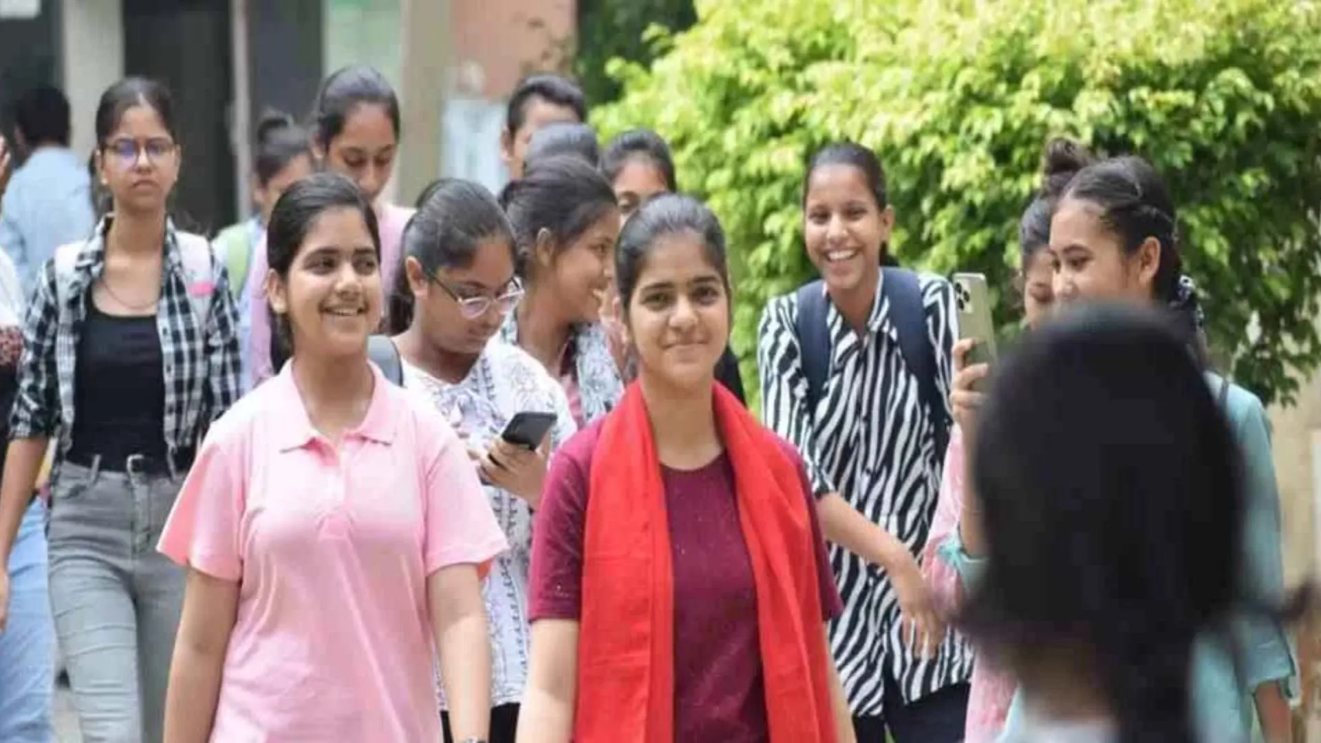 'पेपर आसान, लेकिन राजव्यवस्था के सवालों ने छकाया' RO-ARO परीक्षा जिले के 129 केंद्रों पर हुई सम्पन्न 