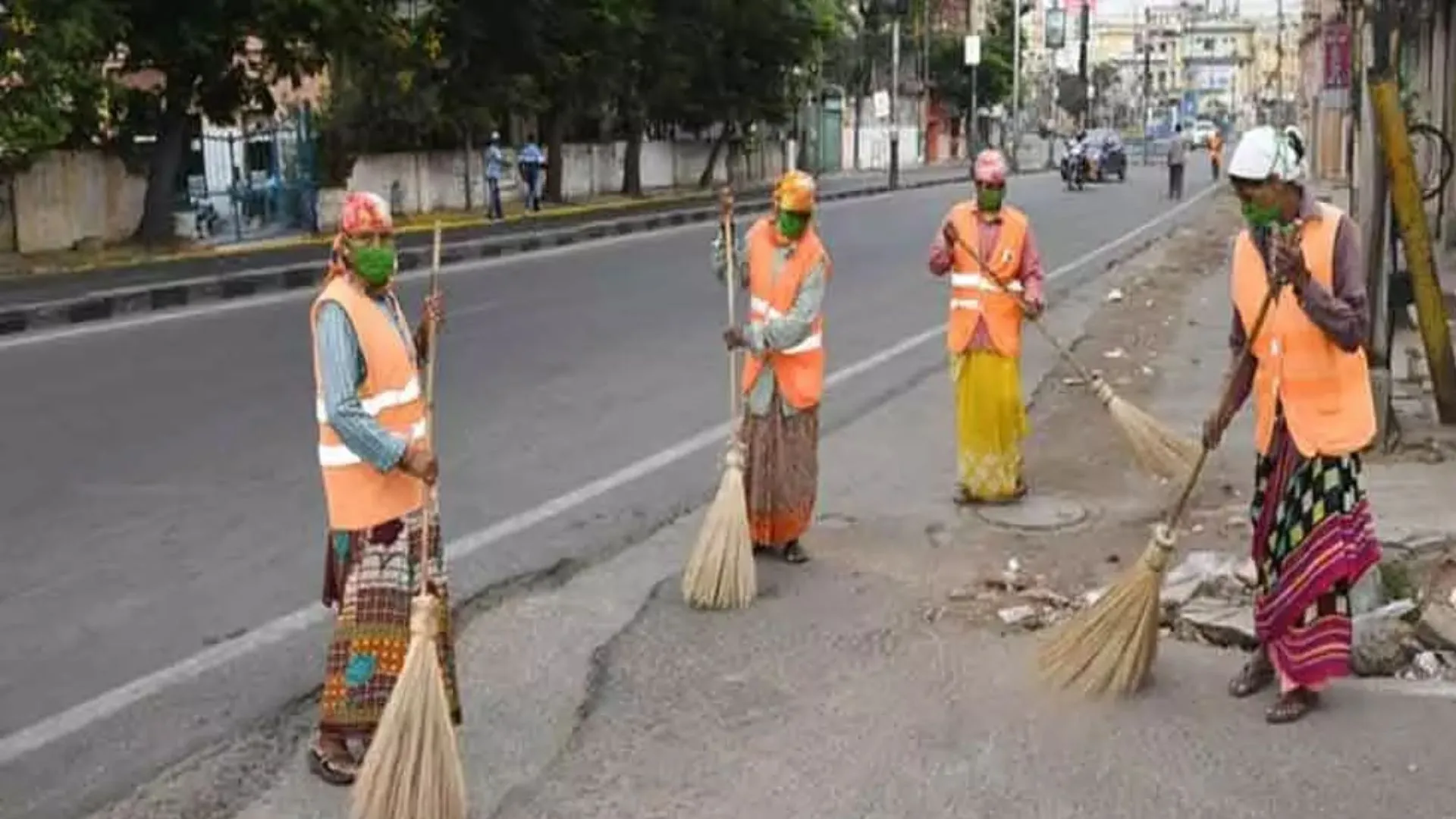 नगर निगम के श्रमिकों की दैनिक मजदूरी 422.85 रुपये करने की मांग, LMCEU ने महापौर को लिखा पत्र