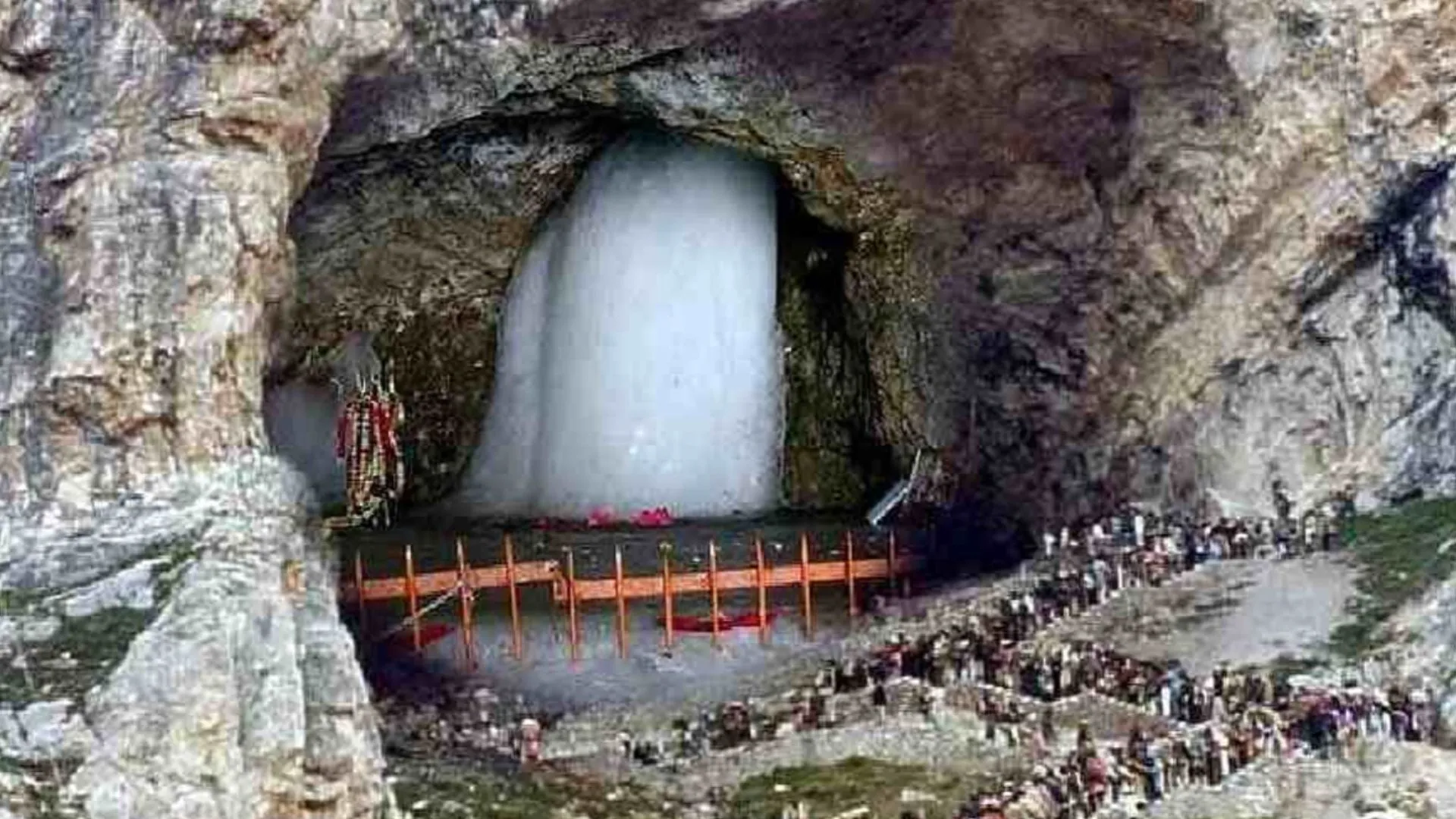 Amarnath Yatra : यात्रा के लिए अब तक साढ़े 3 लाख से अधिक श्रद्धालुओं ने कराया ऑनलाइन रजिस्ट्रेशन, सुरक्षा के चलते RFID टैग जारी