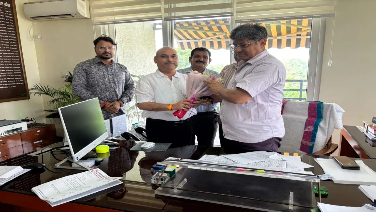 आयुक्त से मिला गन्ना पर्यवेक्षक संघ, समस्याओं के निस्तारण और द्विवार्षिक अधिवेशन पर हुई चर्चा