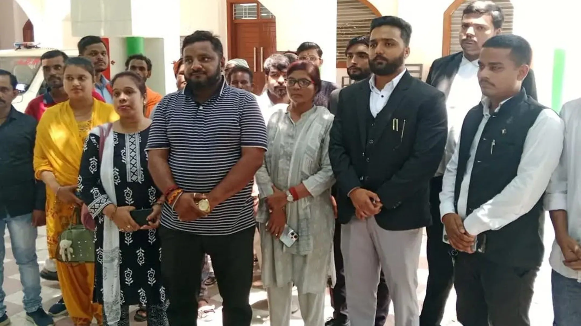 लखीमपुर खीरी: अभद्र रील बनाने वाली युवती के खिलाफ बजरंग दल का आक्रोश