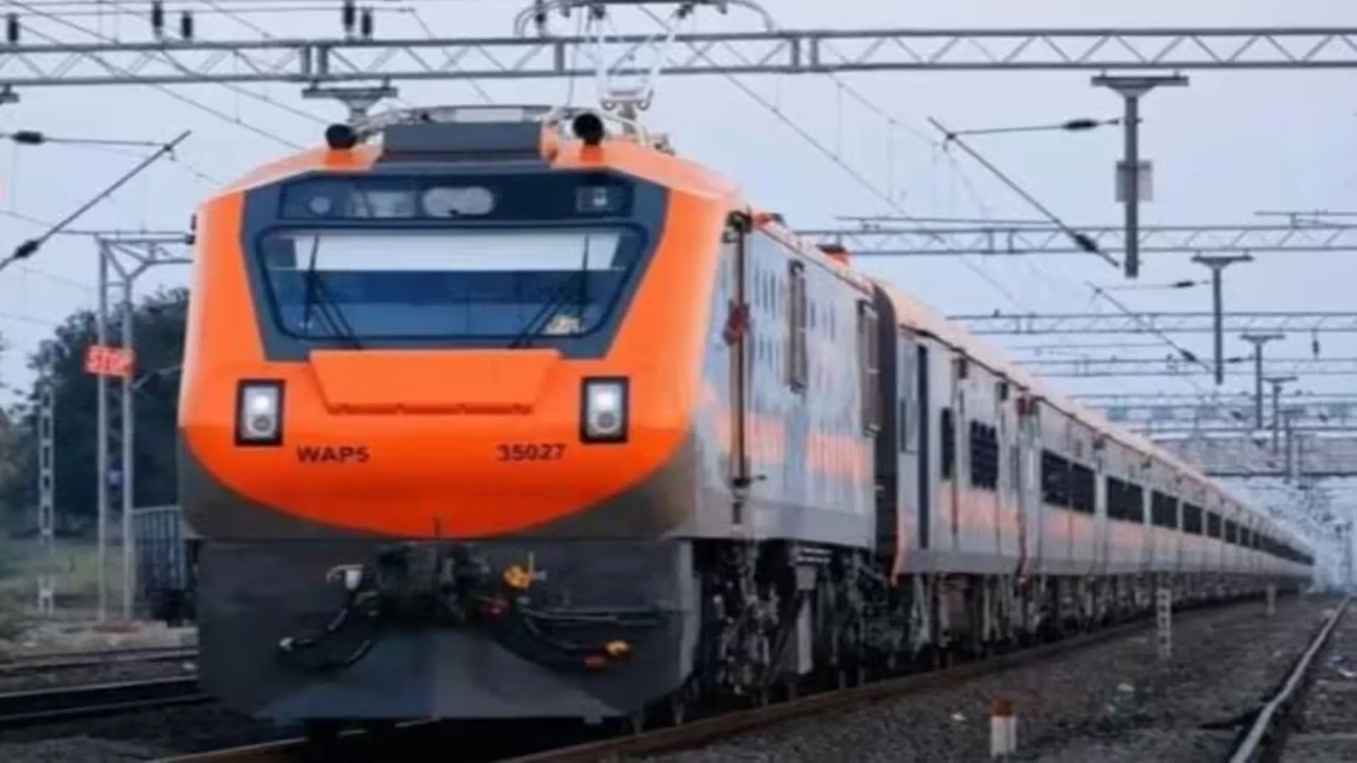 Bareilly : अब अमृत भारत एक्सप्रेस की रैक से चलेंगी  NER की स्पेशल ट्रेनें 