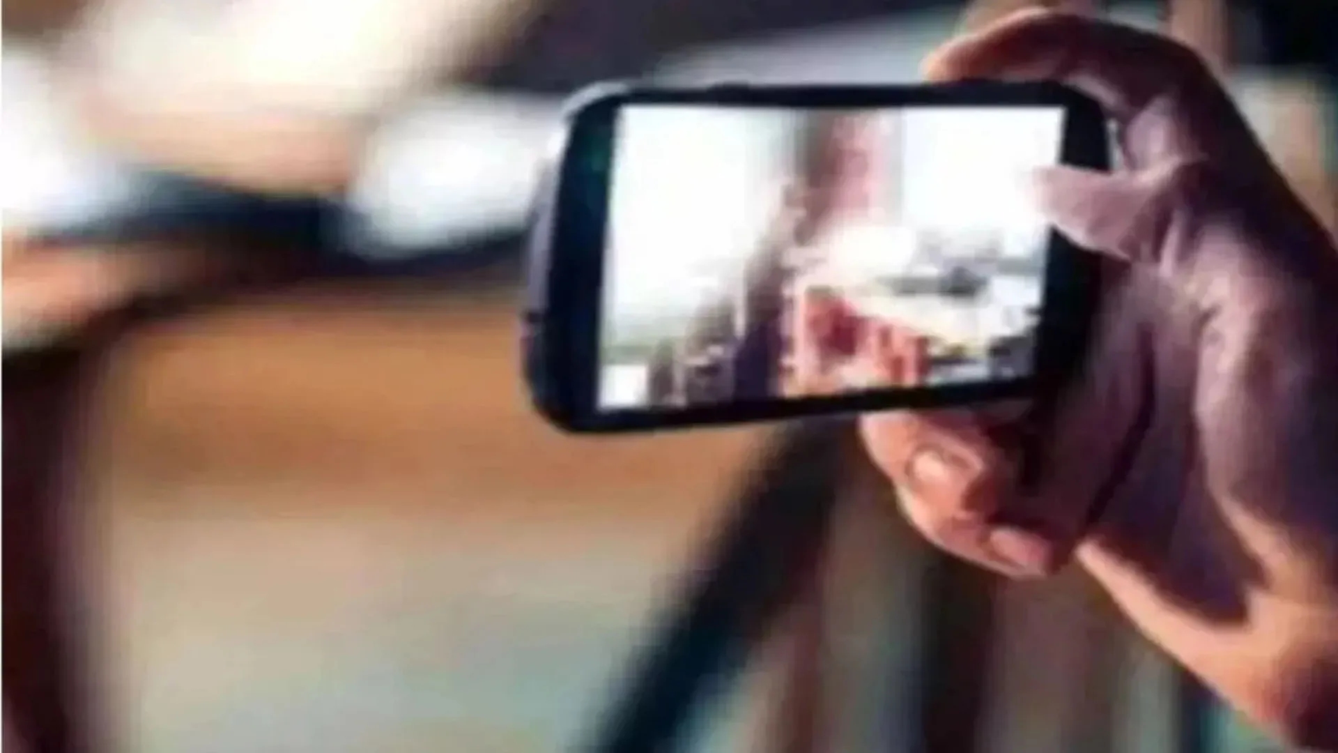 लखीमपुर खीरी: इंस्टाग्राम पर पहले की दोस्ती, फिर अश्लील फोटो बनाकर किया वायरल