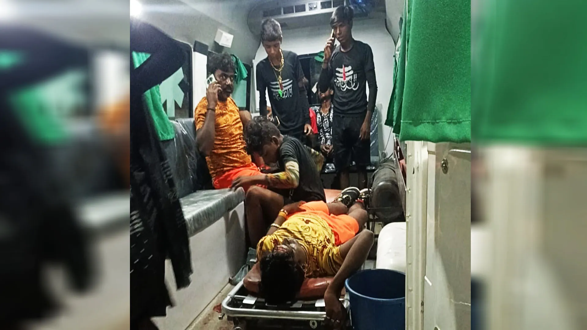 लखीमपुर खीरी: कावड़ियों से भरी ट्राली को अज्ञात वाहन ने टक्कर मारी, 24 से अधिक घायल