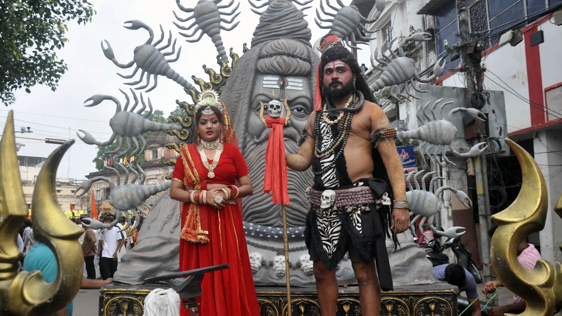 चांदी की पालकी पर निकले कोतवालेश्वर महादेव, हाथी, घोड़े और ऊंटों ने बढ़ाई शोभा, झांझ बजा महिलाओं ने गाए भजन