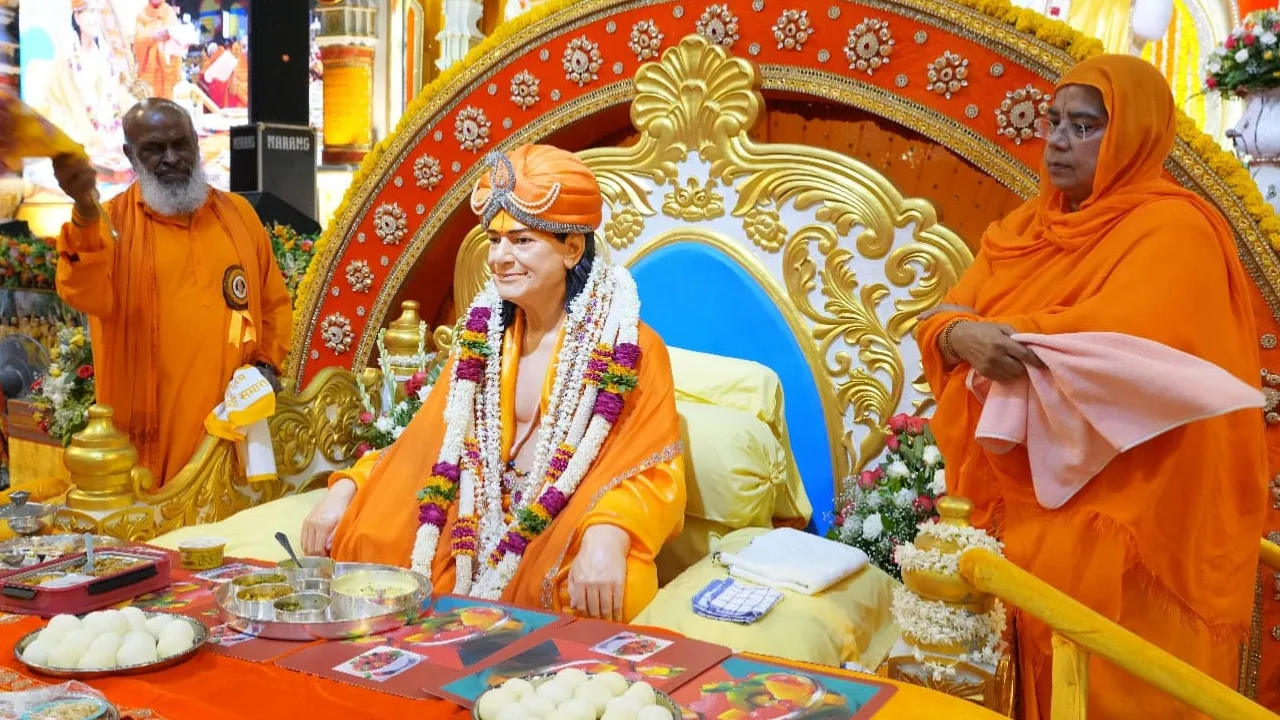 प्रतापगढ़ में गुरु पूर्णिमा पर दिखा आस्था का विहंगम दृश्य