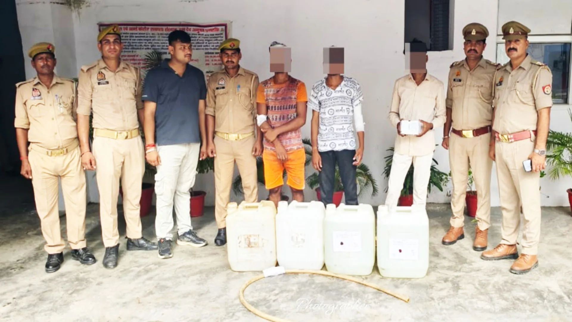 पीलीभीत: भीड़ ने पकड़े चोर मगर पुलिस ने दिखाया अपना गुडवर्क...डीजल चोरी की फिराक में घूम रहे थे