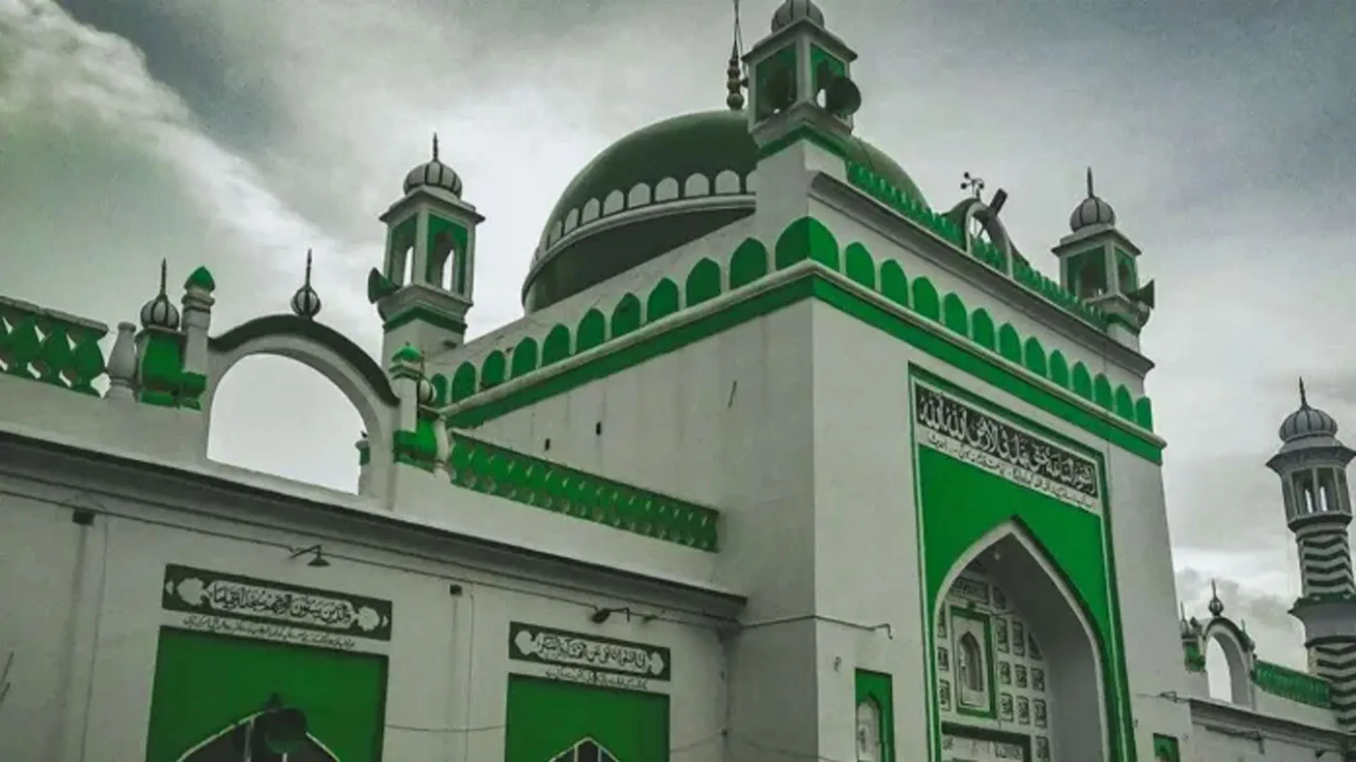 UP : संभल जामा मस्जिद में नमाज पर रोक की मांग, याचिका पर 21 जुलाई को सुनवाई