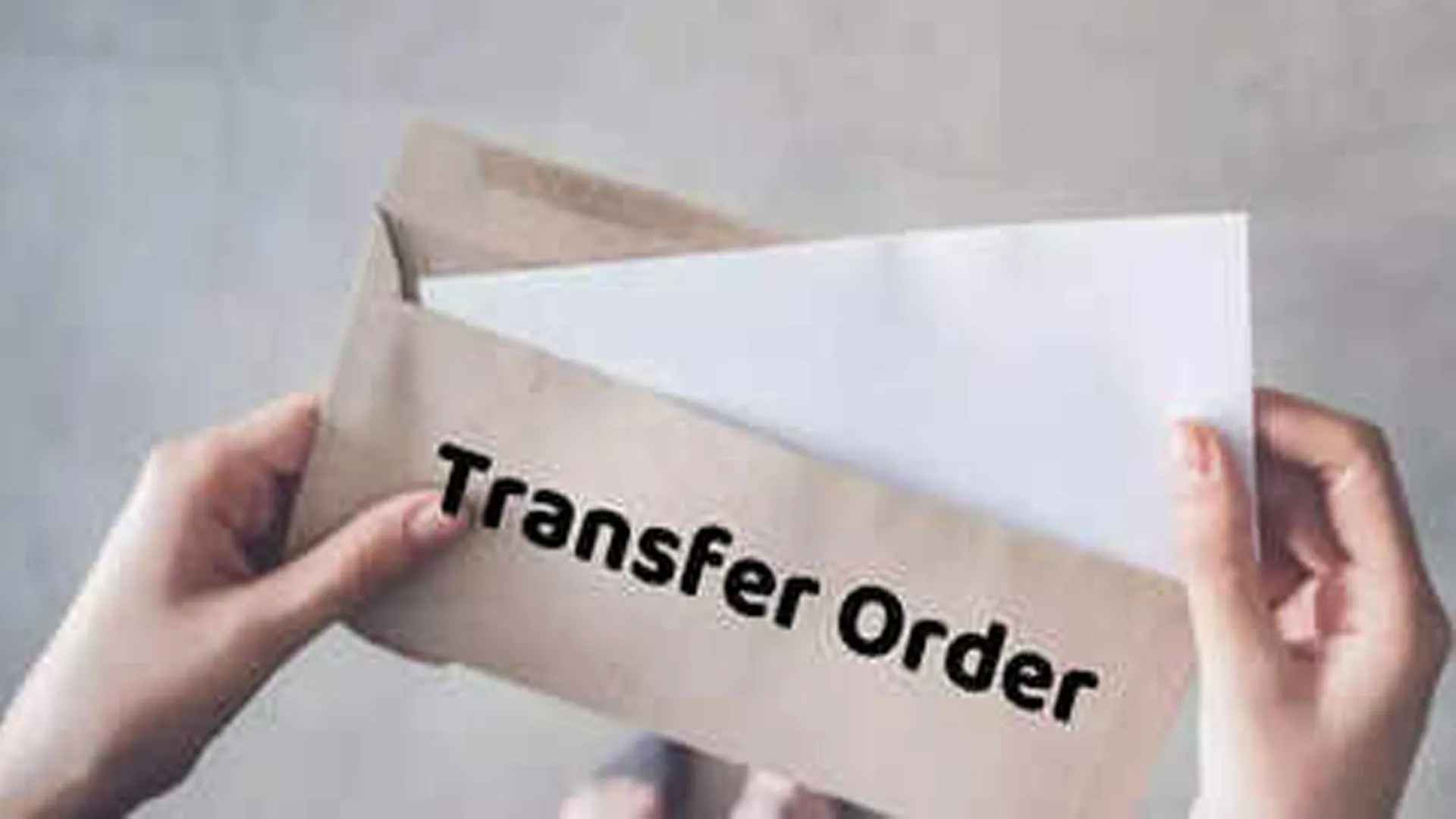 नया साल... नई जिम्मेदारियां: यूपी में 21 IAS अफसरों का बड़ा फेरबदल, प्रमोशन के साथ मिली अहम पोस्टिंग