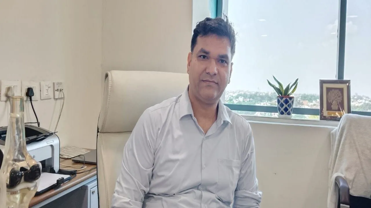 KGMU में 5 सेंटीमीटर के चीरे से घुटना प्रत्यारोपण, सालों के दर्द से 46 मिनट में महिला को मिली राहत