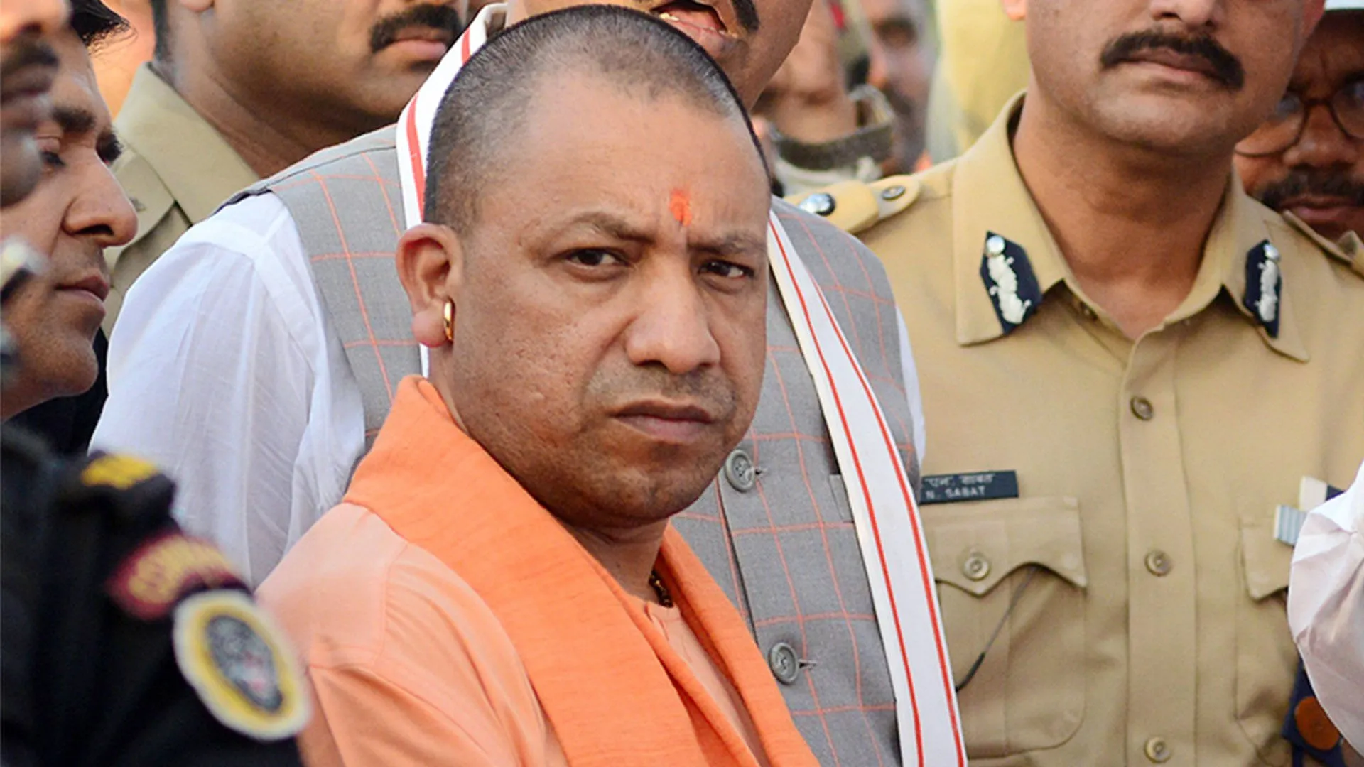 UP: मुख्यमंत्री योगी को सोशल मीडिया पर दी धमकी...दो महिलाए और एक युवक को हिरासत में लिया