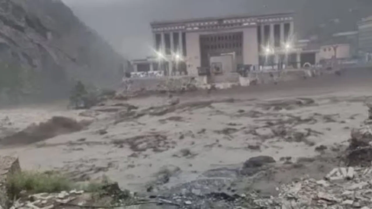 Nepal : नेपाल में अचानक आई बाढ़ के बाद बचाव कार्य जारी, 150 से अधिक लोगों को बचाया 