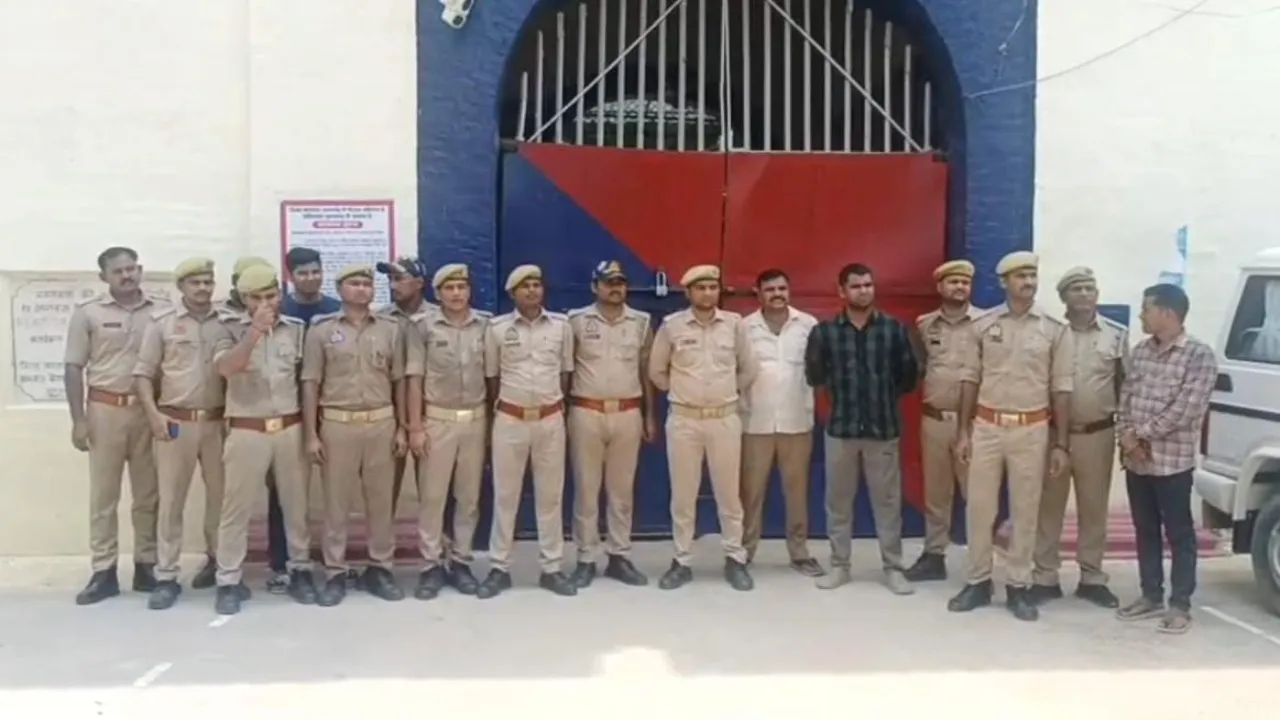 प्रतापगढ़ में बंदी रक्षकों का प्रदर्शन : जेलर पर उत्पीड़न का आरोप, DM को सौंपा मांग पत्र