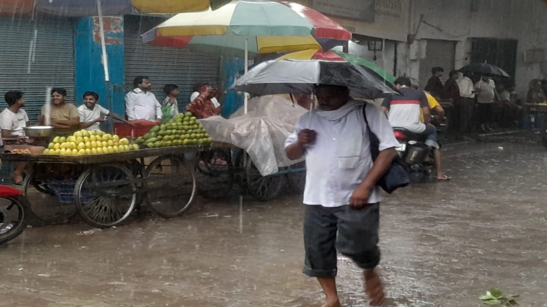 बदायूं: झूम के बरसा सावन, दोपहर बाद हुई झमाझम बारिश