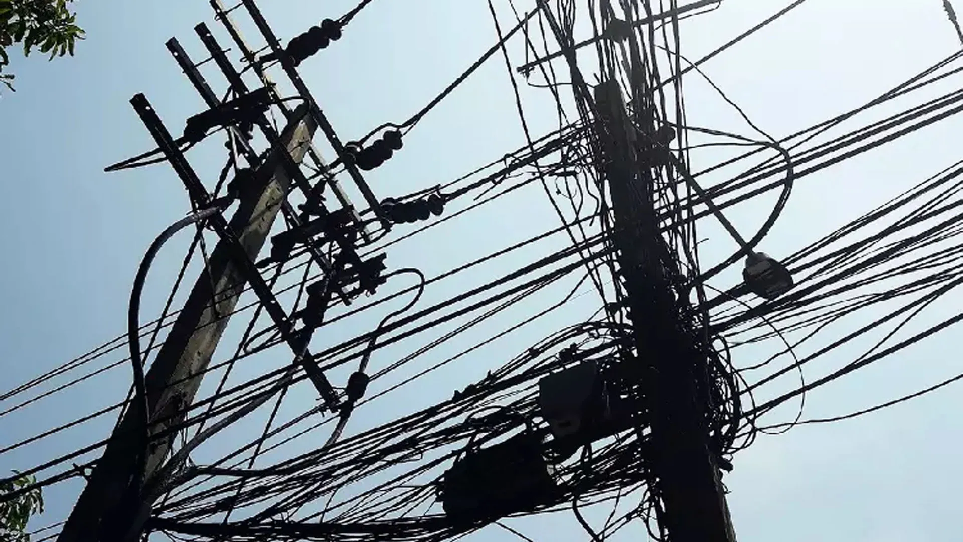 शाहजहांपुर: कमीशनखोरी...ठेकेदार और अधिकारियों की मिली भगत से फिरा सरकार की मंशा पर पानी