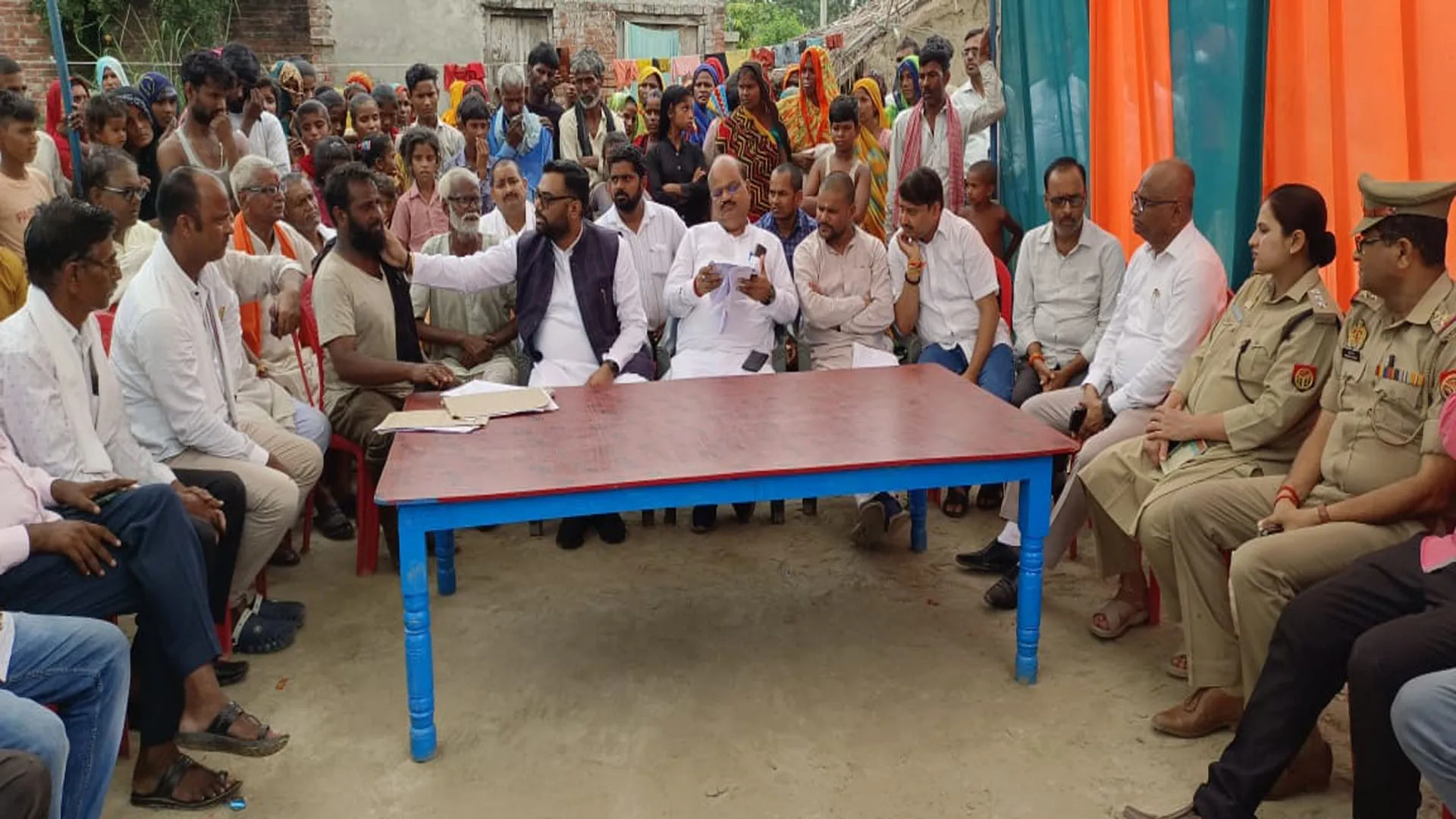 लखीमपुर खीरी: जुम्मनपुरवा कांड...भाजपा जिलाध्यक्ष ने दिया सरकारी जमीन खाली कराने का अल्टीमेटम