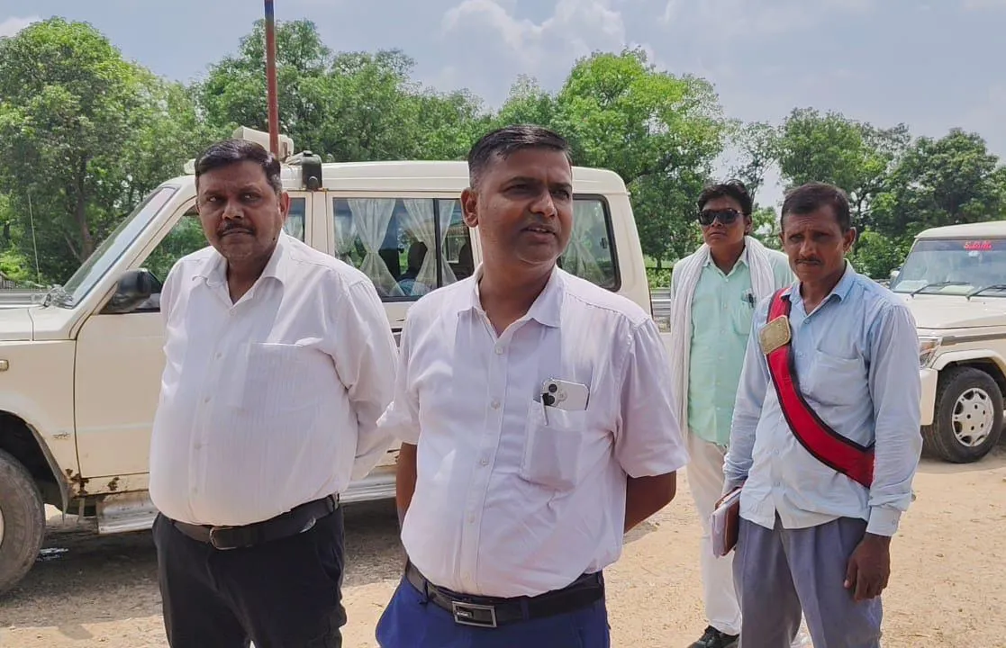 भारी पुलिस बल