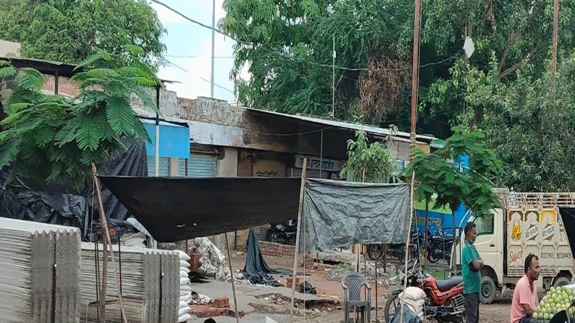 पीलीभीत: अतिक्रमण...कार्रवाई के नाम पर खोखे-फड़ उजाड़े, फिर भूल गए जिम्मेदार