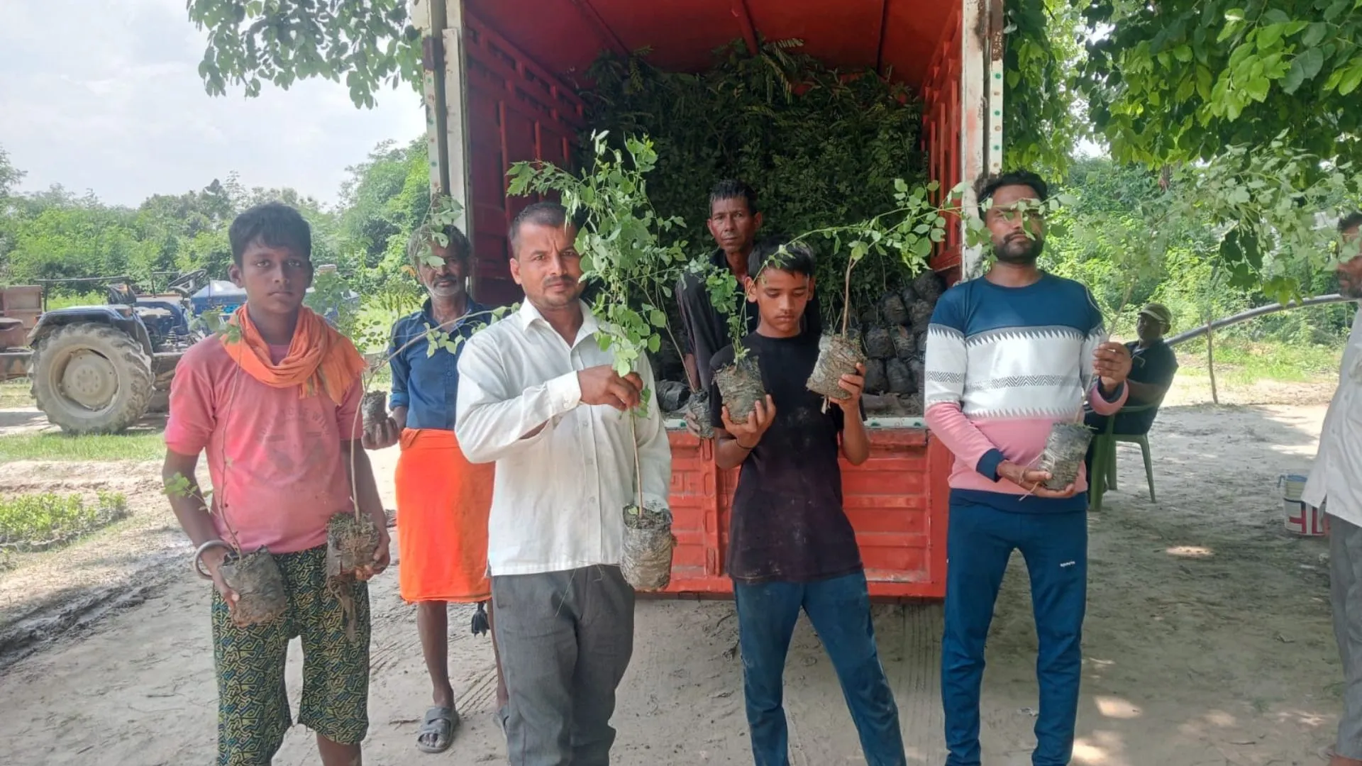 मनरेगा श्रमिकों की सहभागिता से सफल बनेगा अभियान, धरा को हरा-भरा करने को लगेंगे लाखों पौधे 