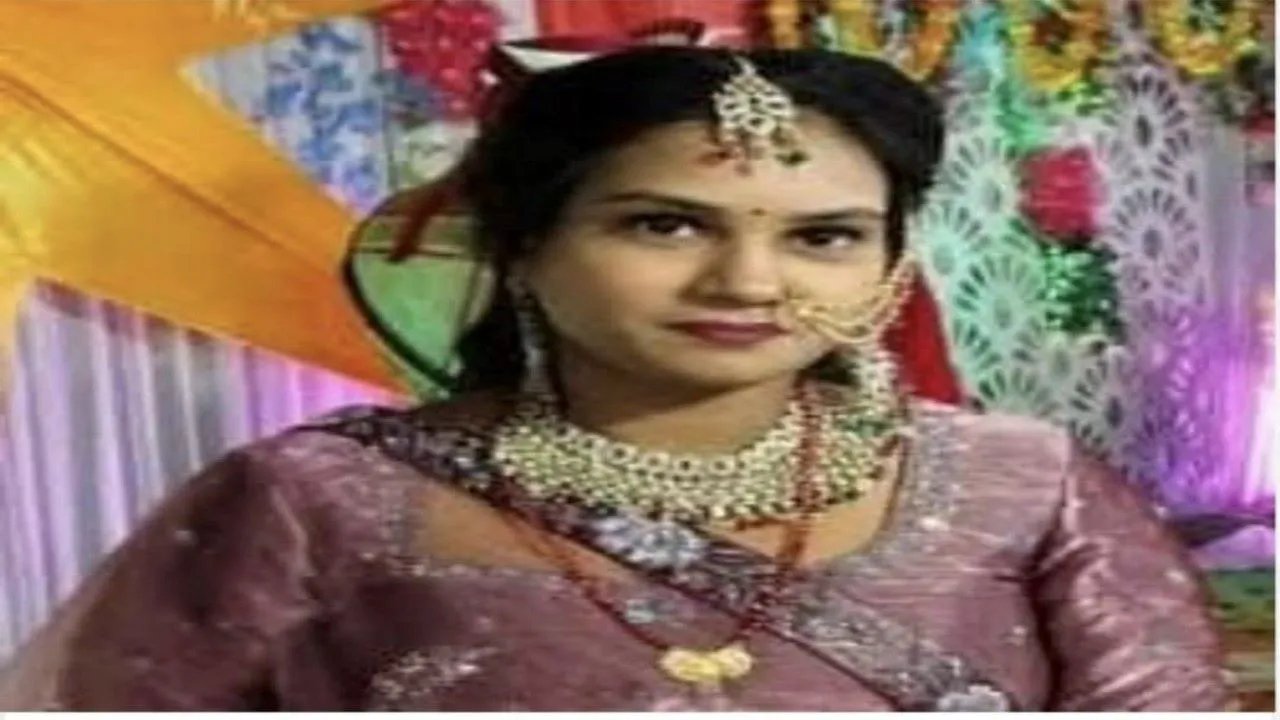 सड़क पर फैले मक्का ने ली बाइक सवार महिला की जान, जन्मदिन की पार्टी से लौट रहे थे भाई-बहन