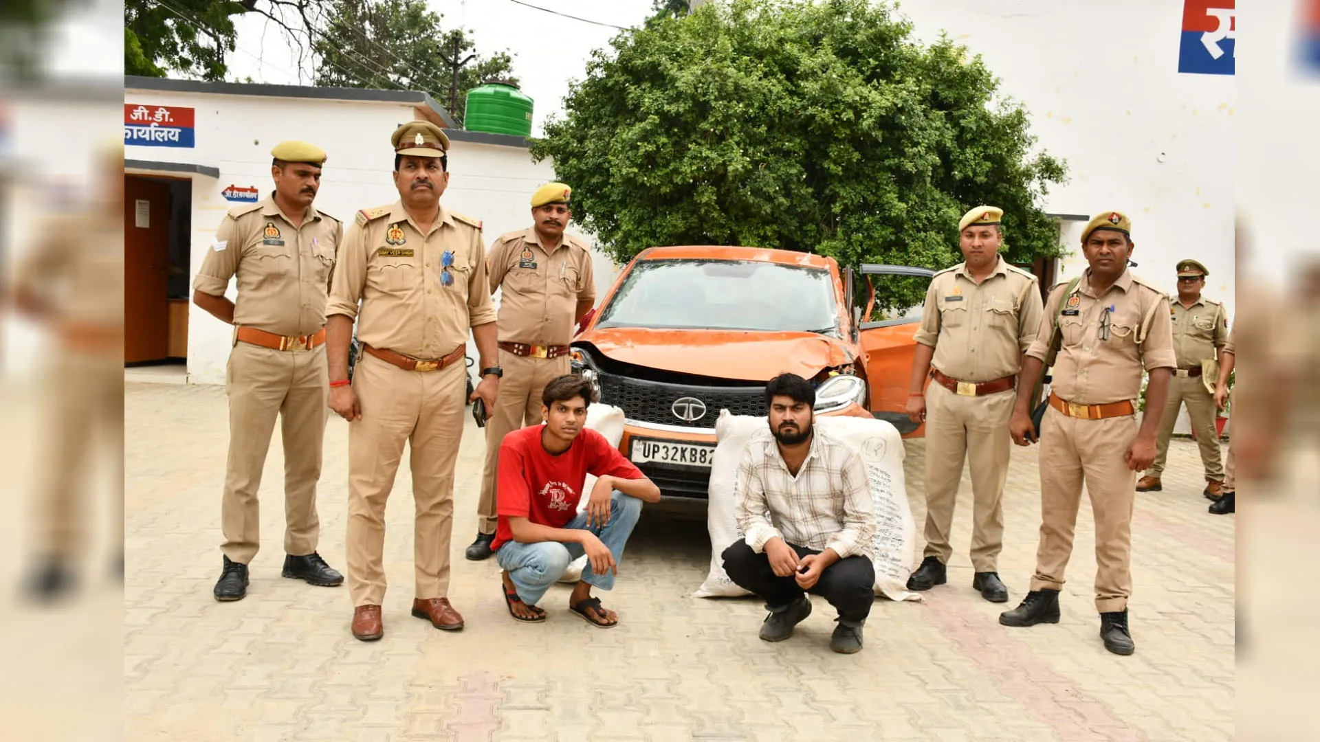 बदायूं: उड़ीसा से खरीदकर सप्लाई करते थे गांजा, दो आरोपी गिरफ्तार, एक फरार