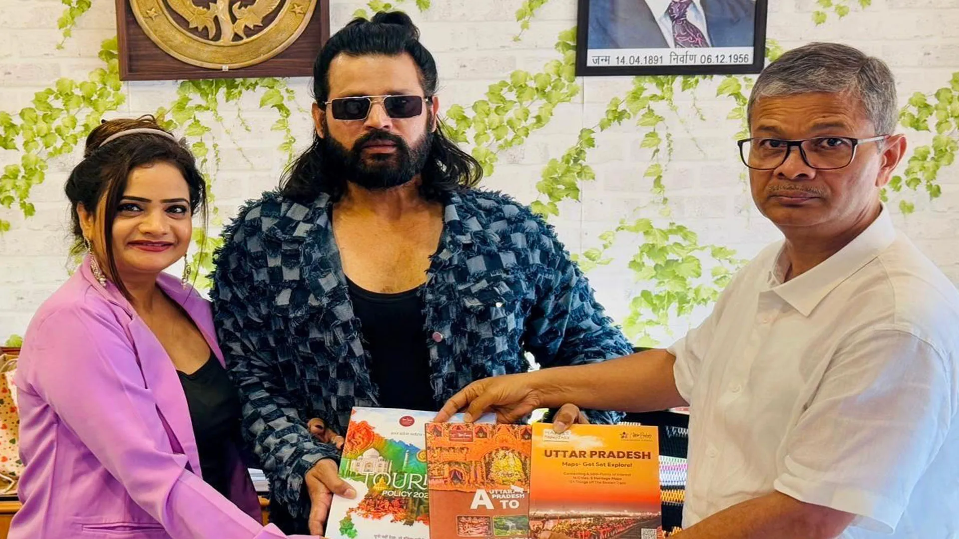 अभिनेता मुकेश जे भारती व निर्माता मंजू भारती ने प्रमुख सचिव पर्यटन से की मुलाकात