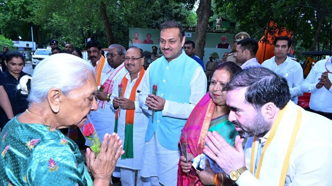  बाराबंकी : हर पौधा मां की ममता का प्रतीक- आनंदीबेन पटेल