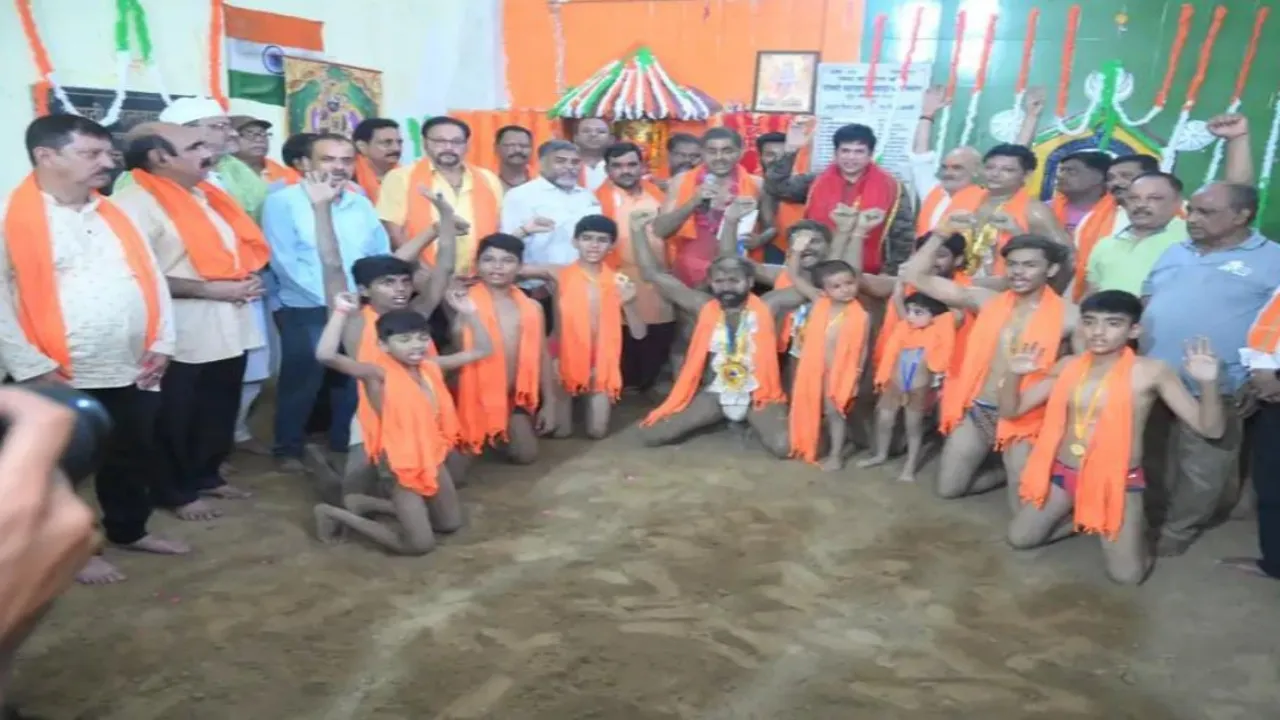 लखनऊ दंगल